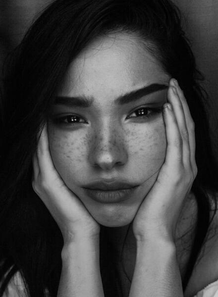 عکس سیاه و سفید چهره