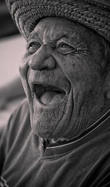 عکس چهره سیاه سفید با کیفیت