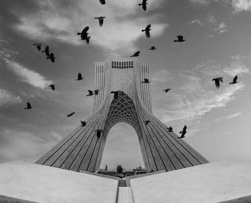 عکس سیاه و سفید برج آزادی