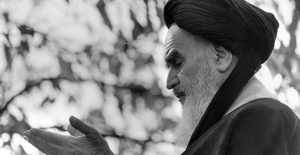 عکس سیاه و سفید از امام خمینی