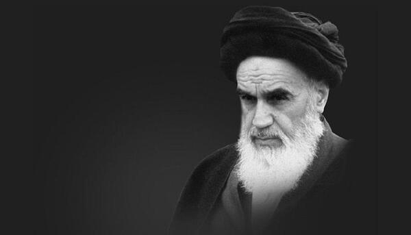 عکس سیاه و سفید از امام خمینی