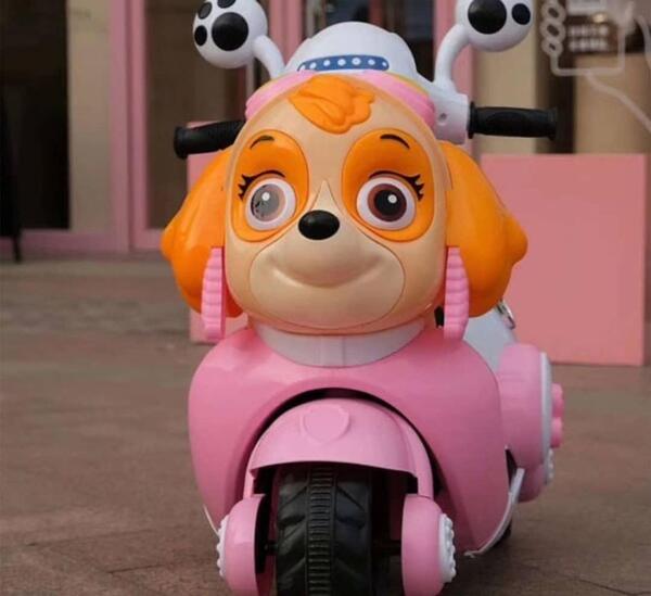 عکس سگ نگهبان صورتی