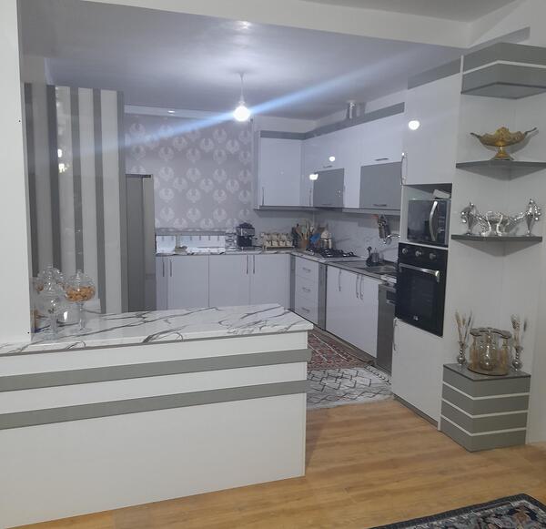 عکس کابینت سفید طوسی براق