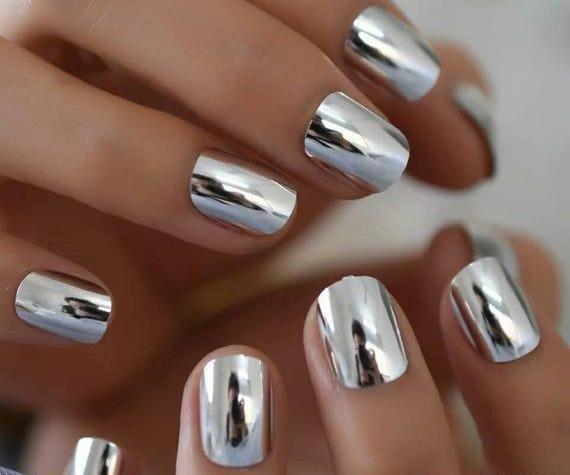 عکس ناخن اینه ای
