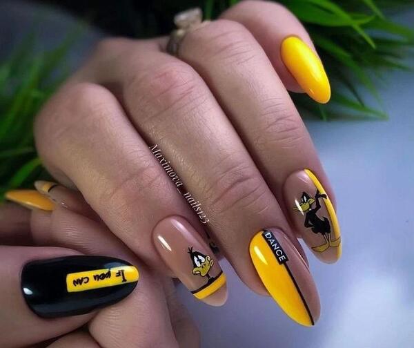 عکس ناخن بلند دخترانه طبیعی