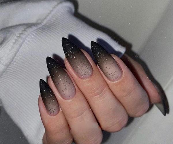 عکس ناخن بیبی بومر مشکی