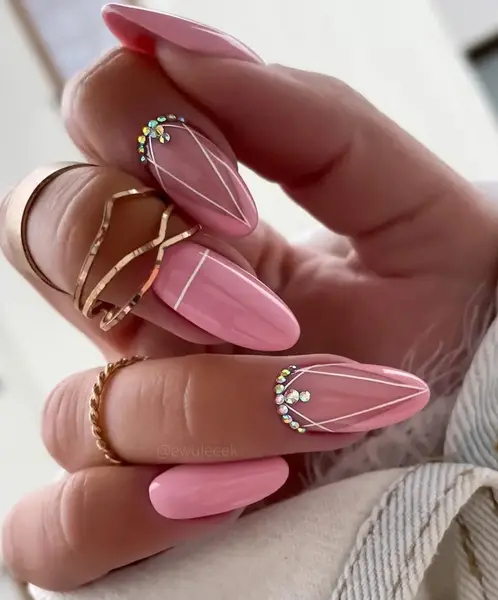 عکس کاشت ناخن بلند دخترانه