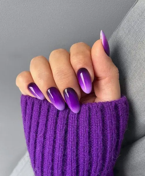 عکس ناخن بنفش اکلیلی