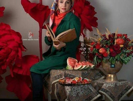 ژست عکس دخترانه در شب