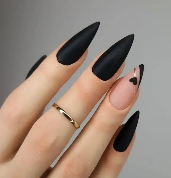 عکس ناخن تیز فرنچ