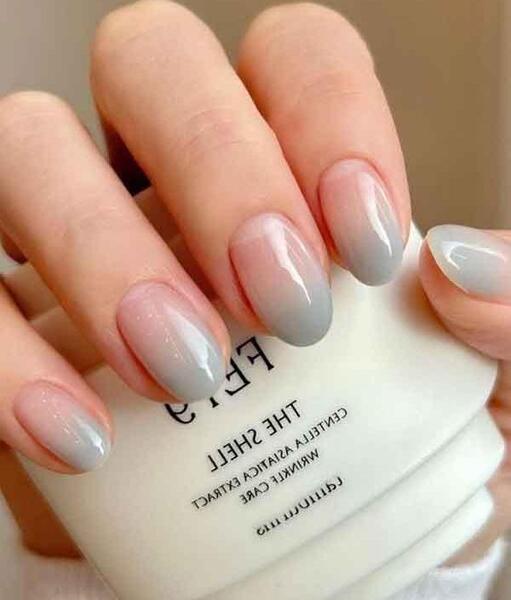 عکس ناخن ژلیش دخترانه کوتاه
