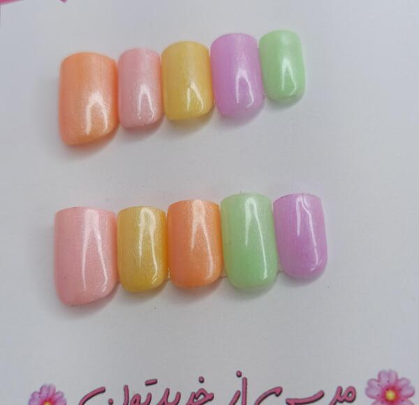 عکس ناخن مصنوعی رنگین کمانی