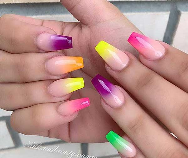 عکس ناخن ژلی رنگین کمانی