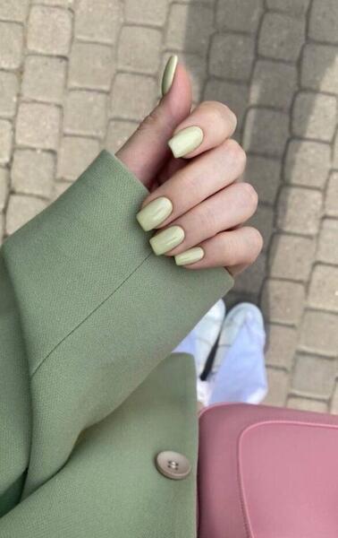 عکس ناخن رنگ سبز پاستیلی