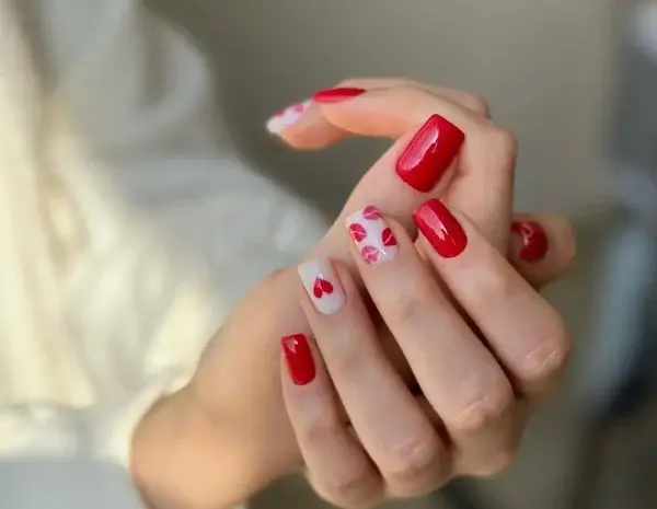 عکس ناخن با رنگ قرمز