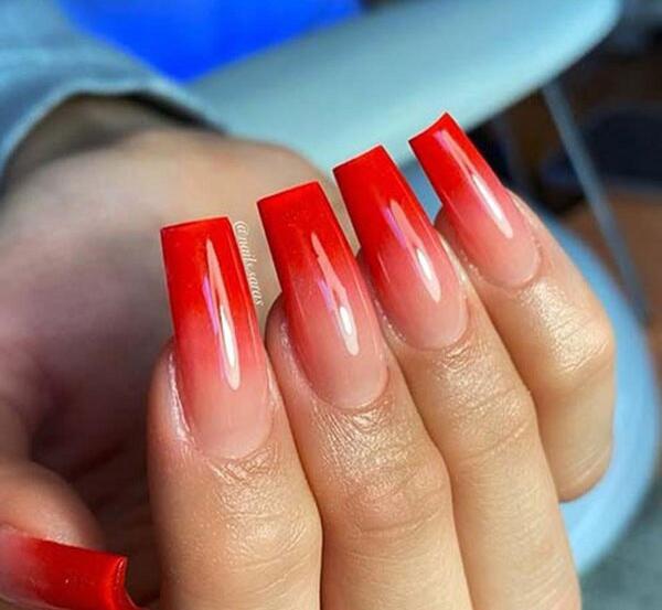 عکس کاشت ناخن دخترانه رنگ قرمز