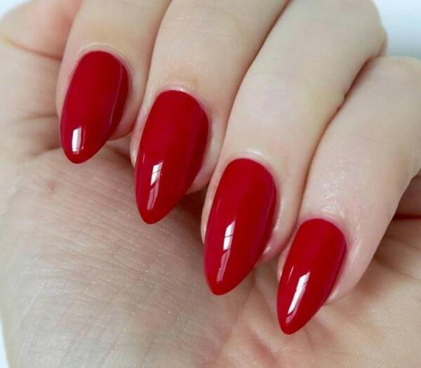 عکس ناخن زرشکی اکلیلی