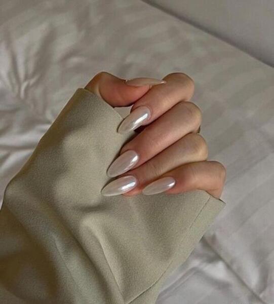 عکس ناخن سفید صدفی