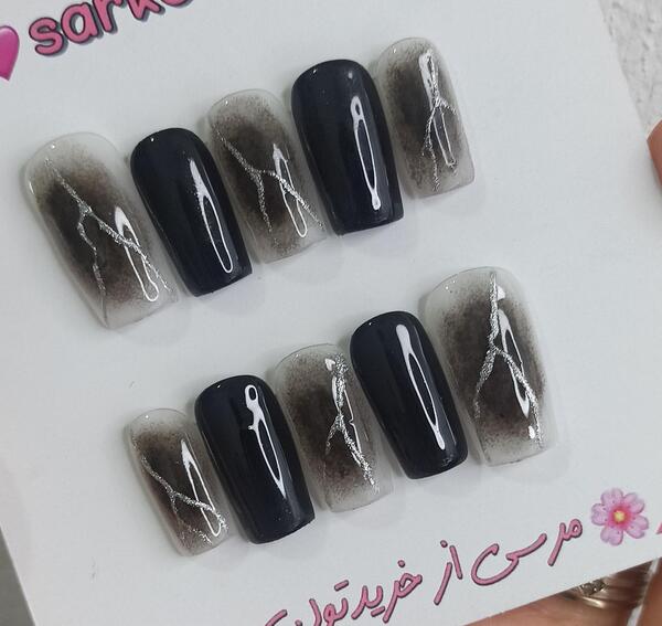 عکس ناخن مصنوعی سفید مشکی