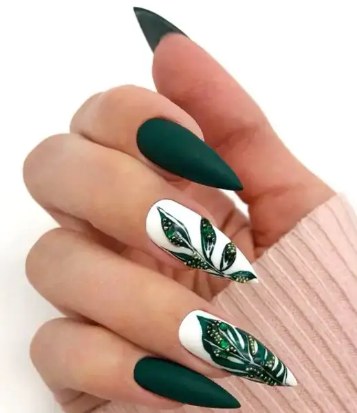 عکس ناخن سبز و سفید