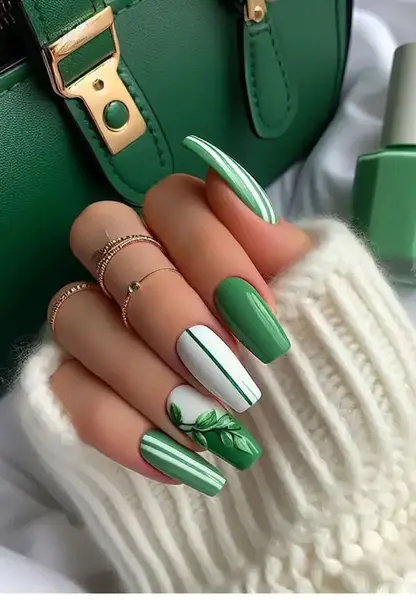 عکس ناخن سبز و سفید