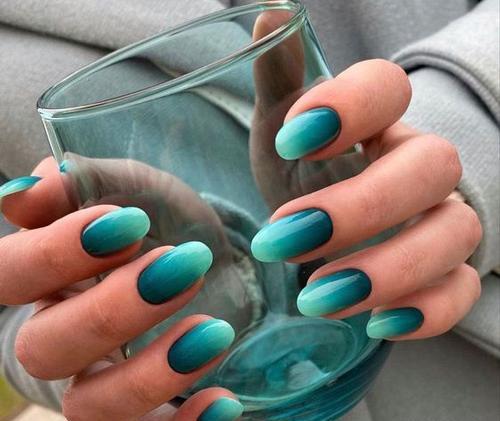 عکس ناخن سبز آبی