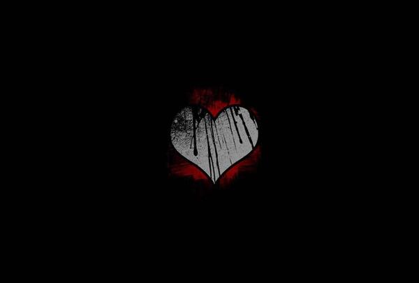 عکس قلب رو صفحه سیاه