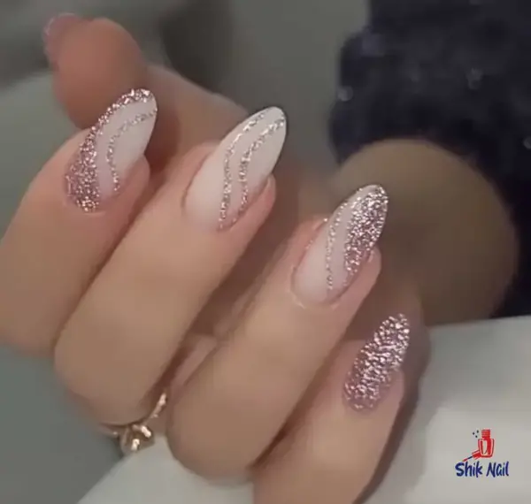 عکس ناخن شاین دار صورتی