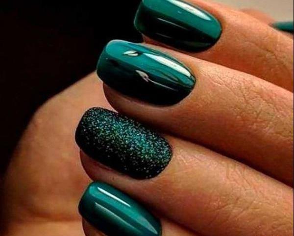 عکس ناخن سبز شاین دار