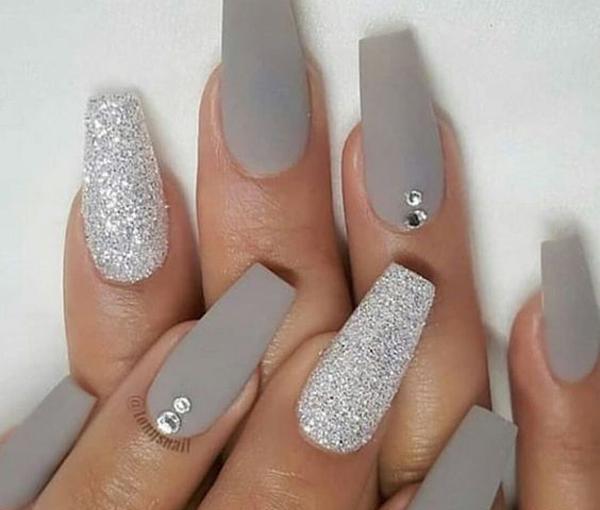 عکس ناخن طوسی اکلیلی
