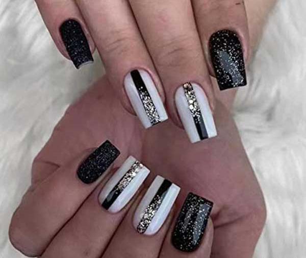 عکس ناخن فرنچ مشکی سفید