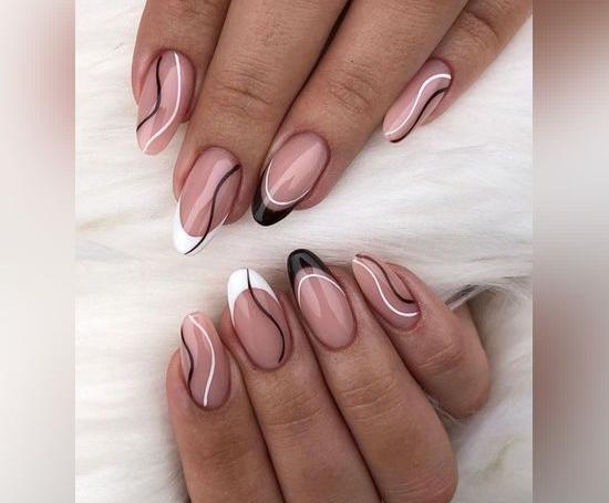 عکس ناخن فرنچ مشکی سفید