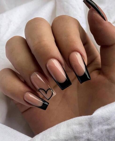 عکس طرح ناخن فرنچ مشکی
