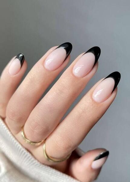 عکس طرح ناخن فرنچ مشکی