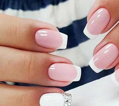 عکس کاشت ناخن فرنچ سفید