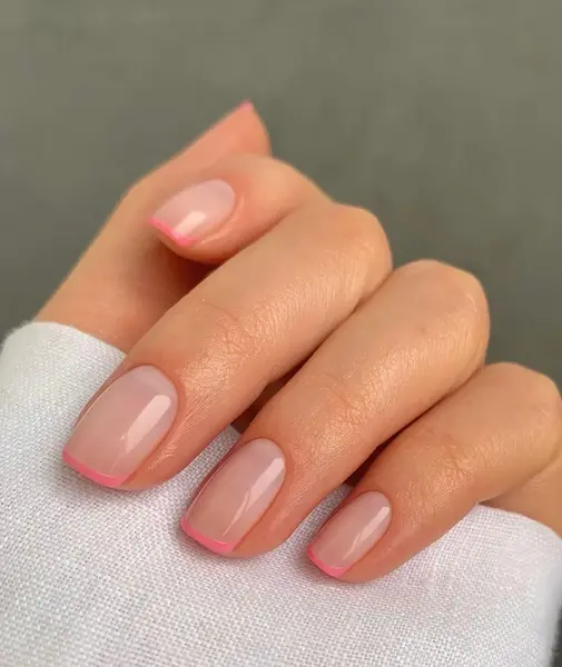 عکس ناخن کوتاه ساده