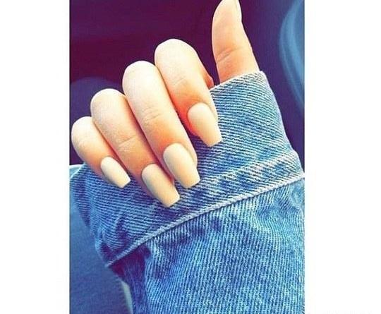 عکس ناخن کار برای پروفایل