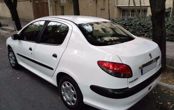 عکس ماشین دویست شش صندوق دار