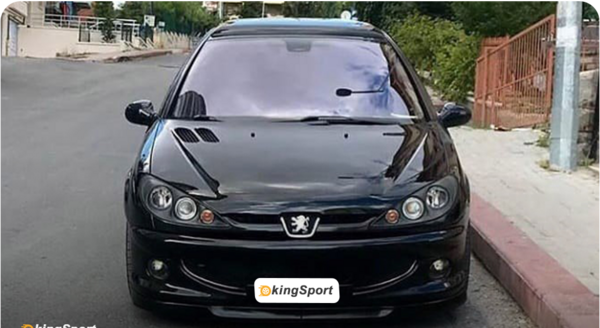 عکس داخل ماشین دویست شش