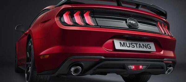 عکس ماشین فورد موستانگ برای تصویر زمینه