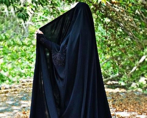 عکس دختر با چادر مشکی