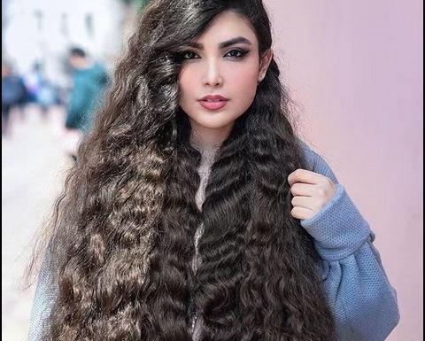 عکس پروفایل دختر مو فرفری مشکی