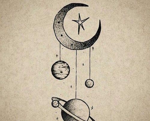 عکس ماه روی دست