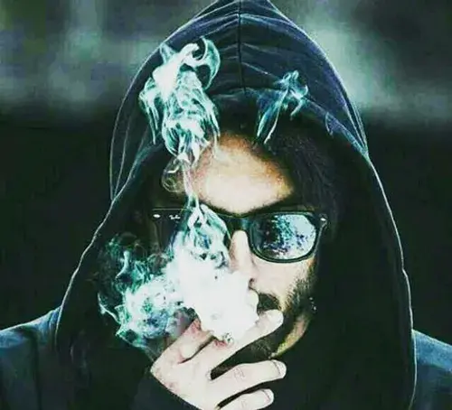 عکس سیگار مرد