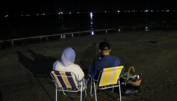 عکس شب لب دریا