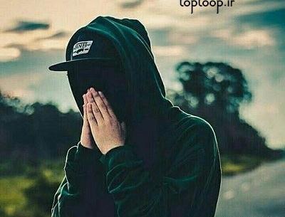 عکس مرد نیم رخ با کلاه