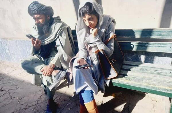 عکس طالبان با زنان چینی