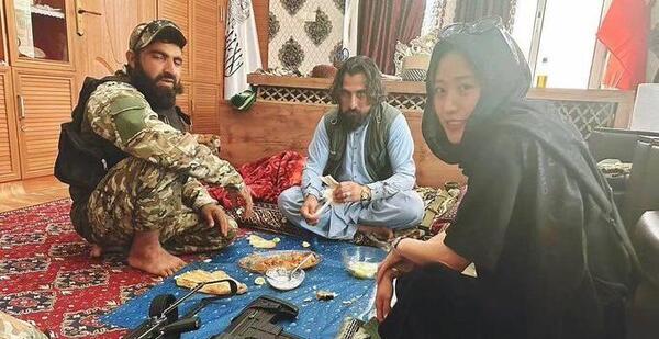 عکس طالبان با زنان چینی