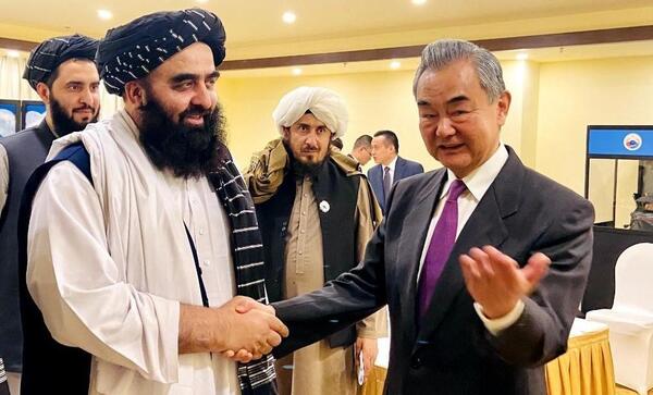 عکس طالبان با زنان چینی