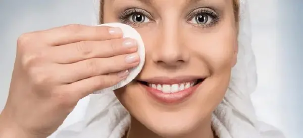 عکس آرایش پاک کن